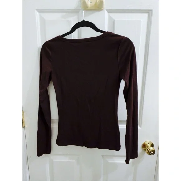 Athleta Signature Rib Henley 3/4 Sleeve Top in Truffle - Picture 5 of 5